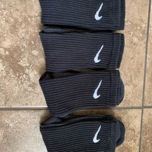 4 pairs of nike black socks